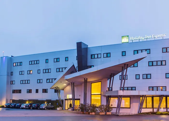 Holiday Inn Express Milan-Malpensa Airport By Ihg Somma Lombardo photo