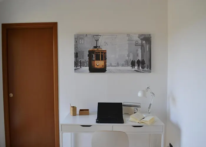 Home 2020 - Feel At Home On Business & On Holiday! Giussano fotoğrafı