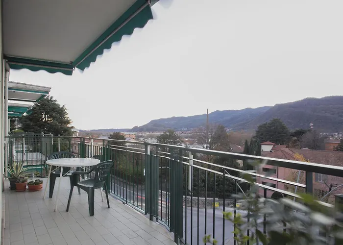 Lago Di Lecco - Parcheggio Gratuito - Stazione Ferroviaria Calolziocorte photo