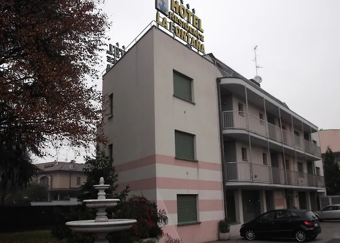 Hotel Residence La Fontana Mariano Comense photo
