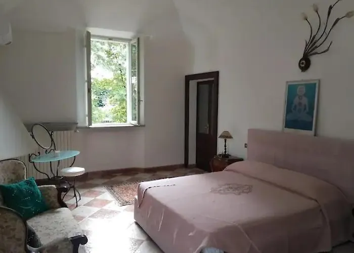 Villa Gildanna Orio Litta fotoğrafı
