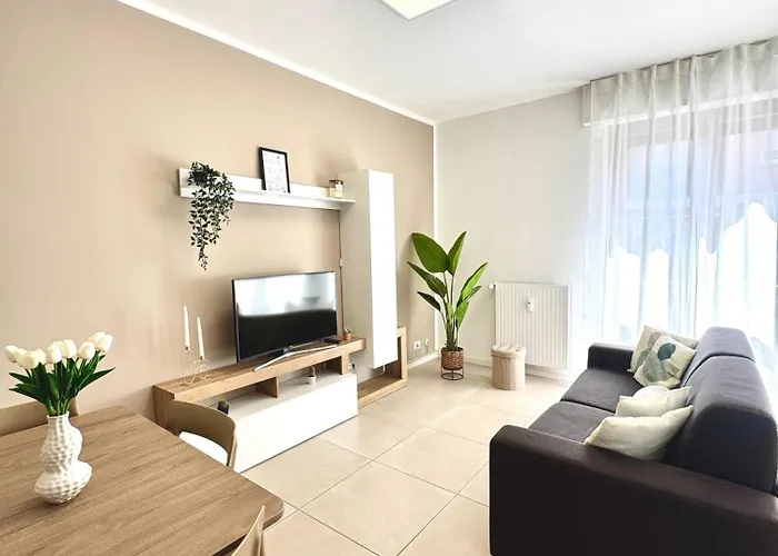 Фото Casa Vittoria - Tra Lago Maggiore E Centro Citta Луино