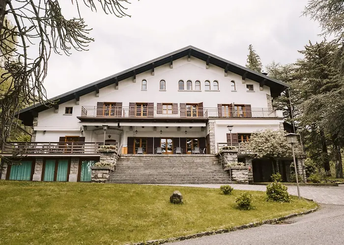 Hotel Rosa Delle Alpi Esino Lario photo