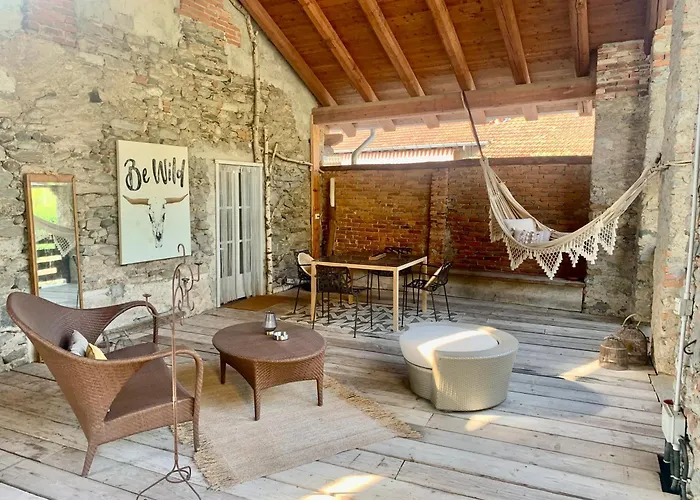 Photo de A Casa Di Sophi Lago Maggiore Private Outdoor Sauna Angera