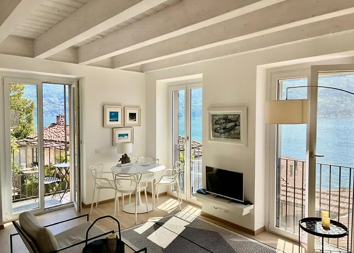 The Wee House On The Lake Carate Urio Foto