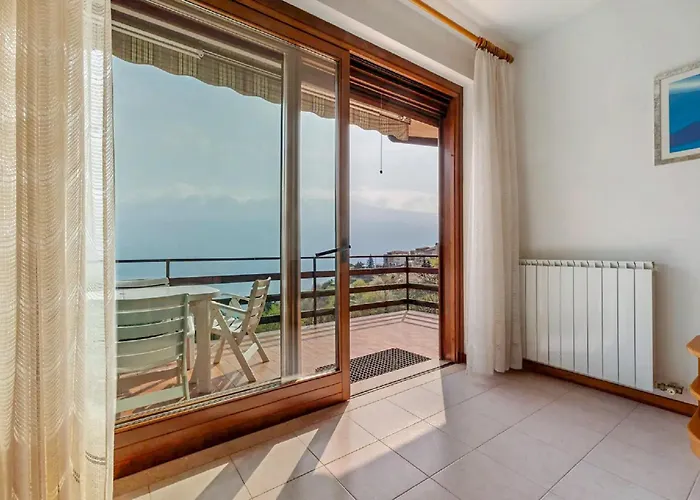 Apartment Annarosa 2 Camere, Terrazzo E Vista Lago Piovere zdjęcie