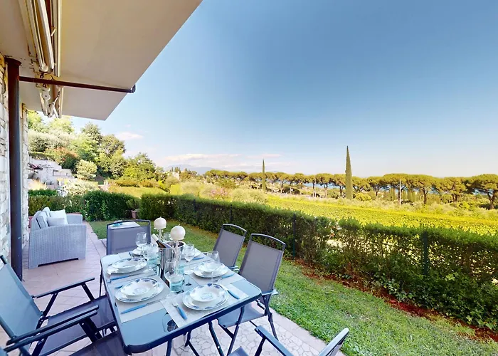Horizon Luxury Lake View By Bookinggardalake Moniga del Garda képek