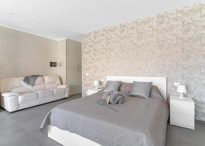 Aura Suite Near Lake Garda Castiglione Delle Stiviere photo