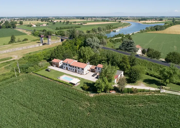 صورة مبيت وإفطار Roncoferraro La Casa Delle Rondini