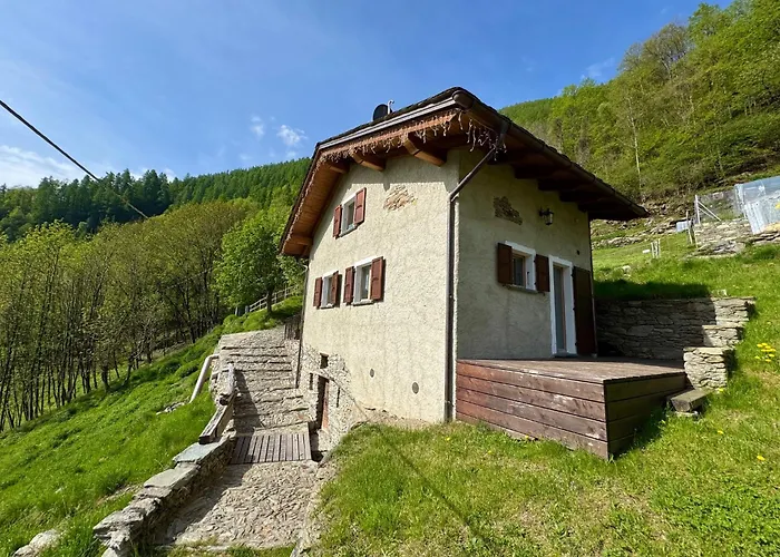 Torre di Santa Maria Agriturismo Mondolegro - Chiesa In Valmalenco תמונה