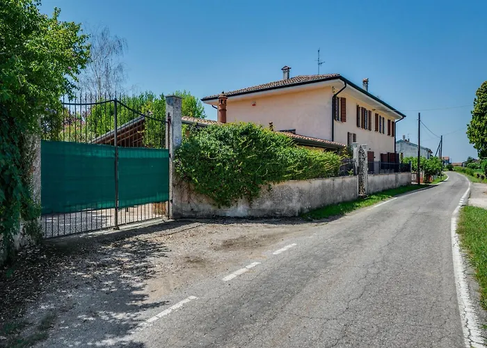 Villa In Castelbelforte Near Lago Di Garda képek