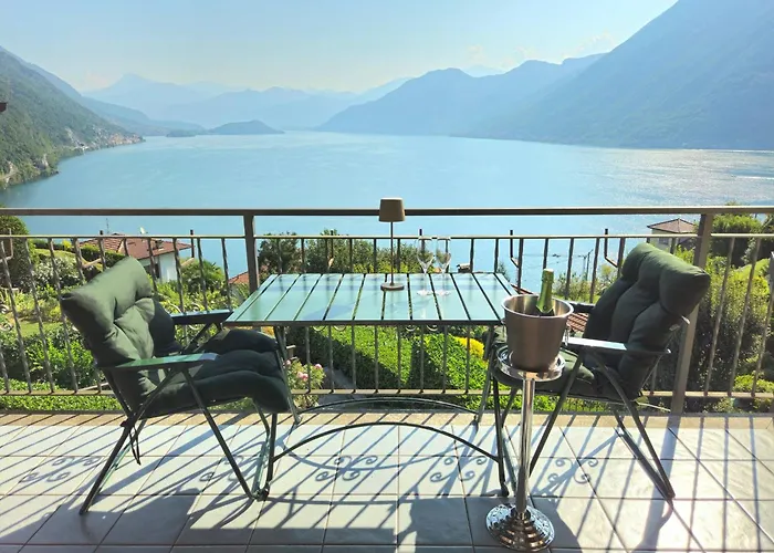 The View Argegno Apartment photo