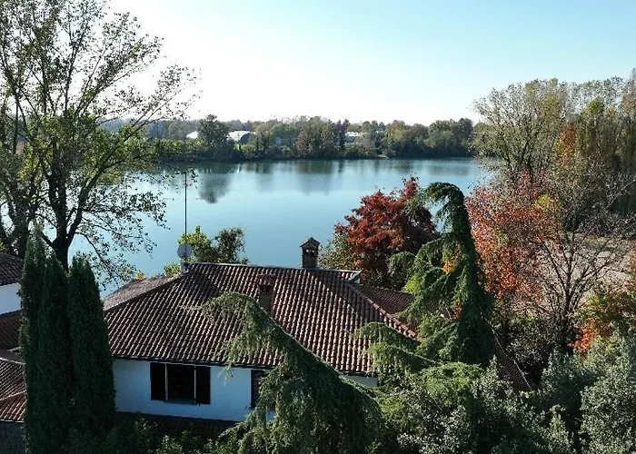 Villa Su Lago Privato Malaspina Segrate képek