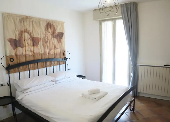Cosy Room & Bath & Kitchen Near Como Erba photo