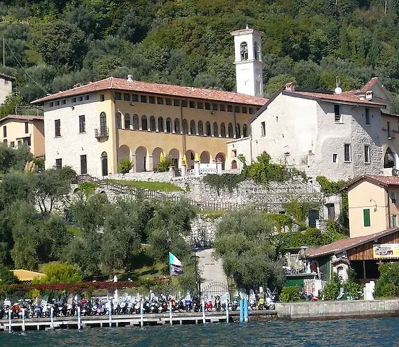Castello Oldofredi Aparthotel Monte Isola photo
