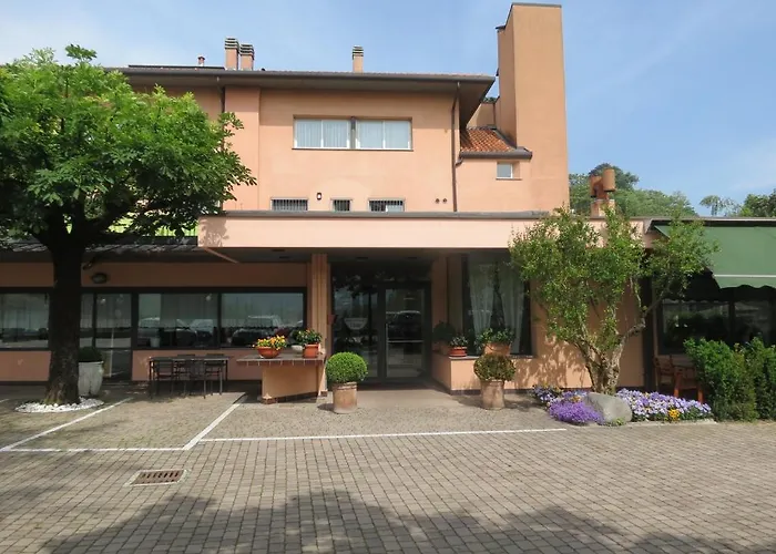 Hotel Ristorante Fatur Cisano Bergamasco photo