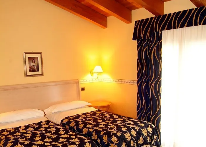Hotel Ristorante Novecento Pegognaga photo