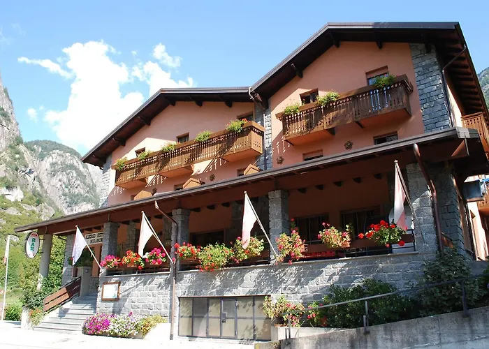 Hotel Ristorante Miramonti Val Masino 사진