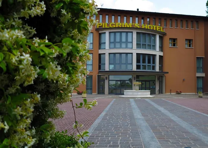 Pilgrim'S Hotel Cicognolo photo