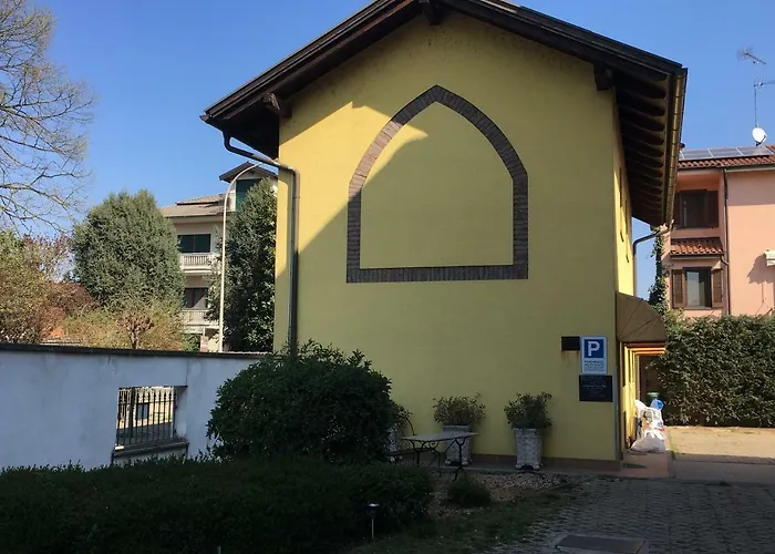 Hotel Il Pino Garlasco photo