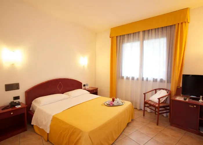 Hotel Moonlight Siziano photo